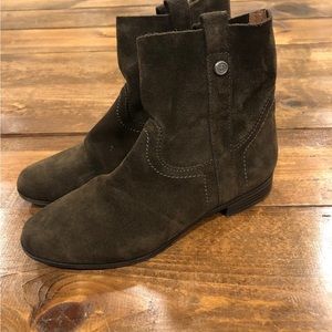 Frye • Sarah Suede Olive Shorty Booties 7.5